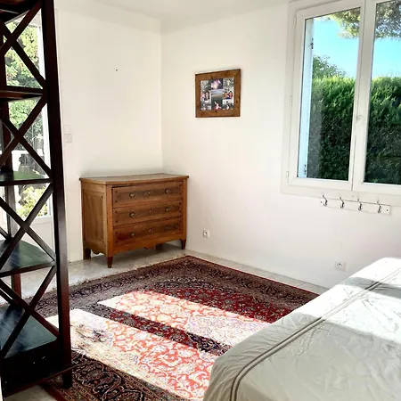 Les Pinsons Apartment *